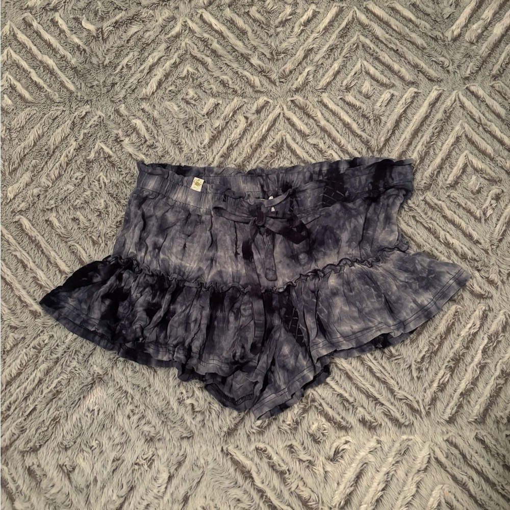 Simply Southern blue tie dye ruffle shorts/skort L/XL